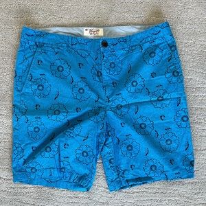 Patterned Original Penguin flat from shorts size 38
